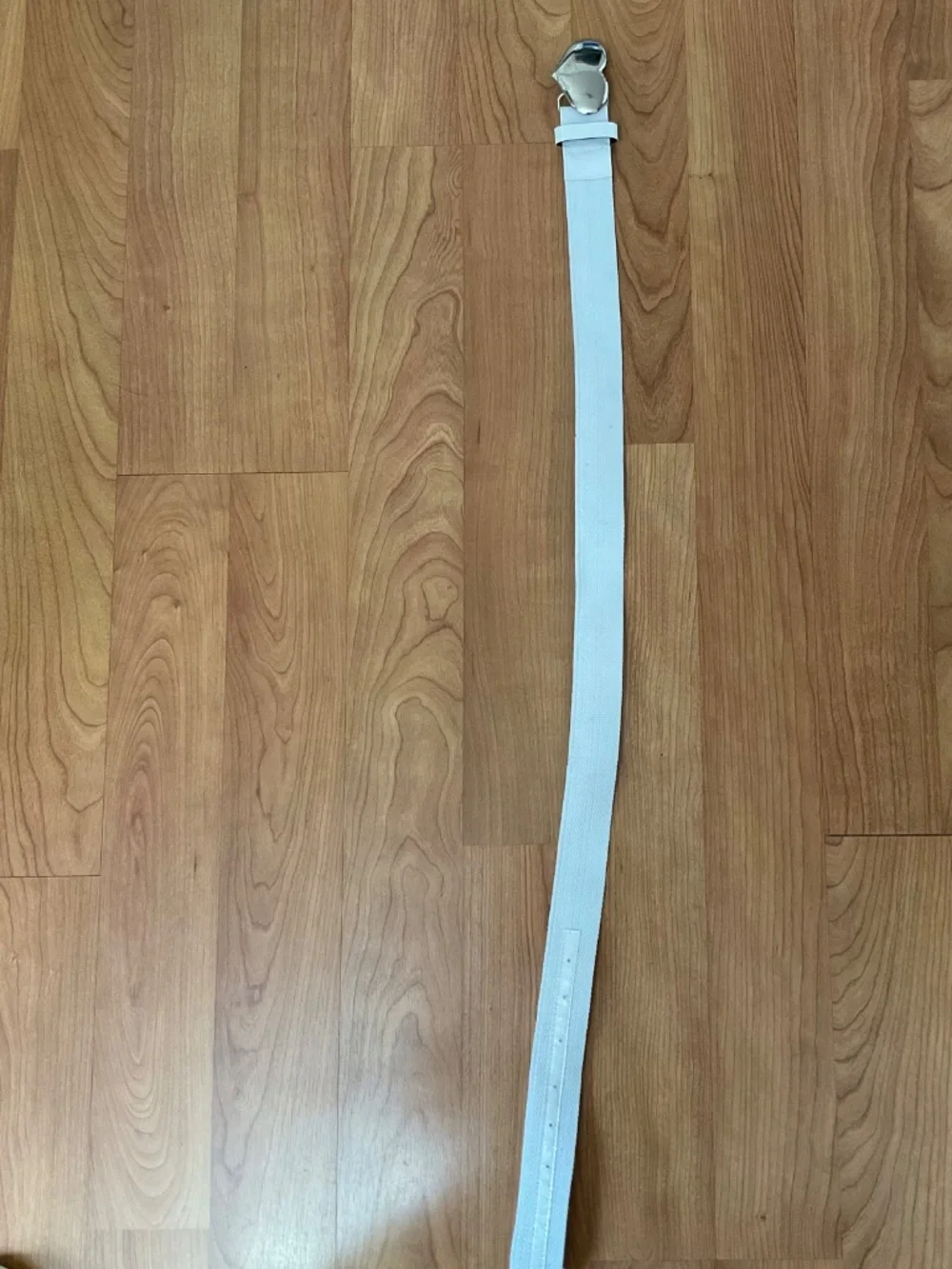 T’OUI Heart Shaped Buckle White Belt